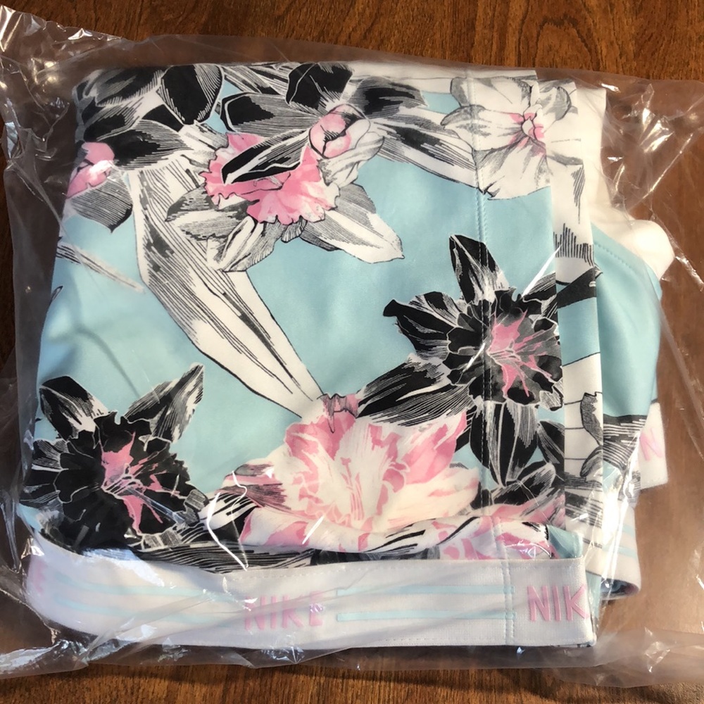 Gorgeous Topaz Mist Nike Dress Size Large - Picture 9 of 12
